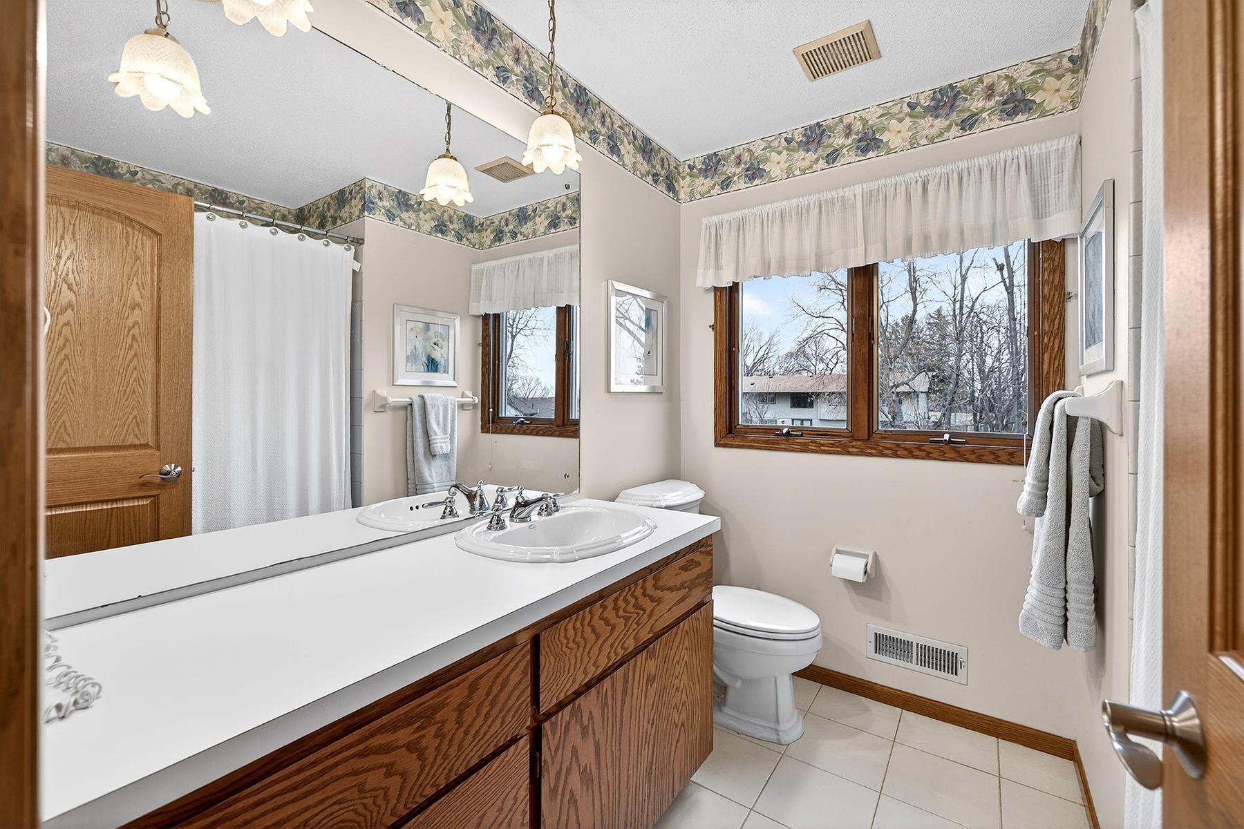 Upper Level Main Bathroom