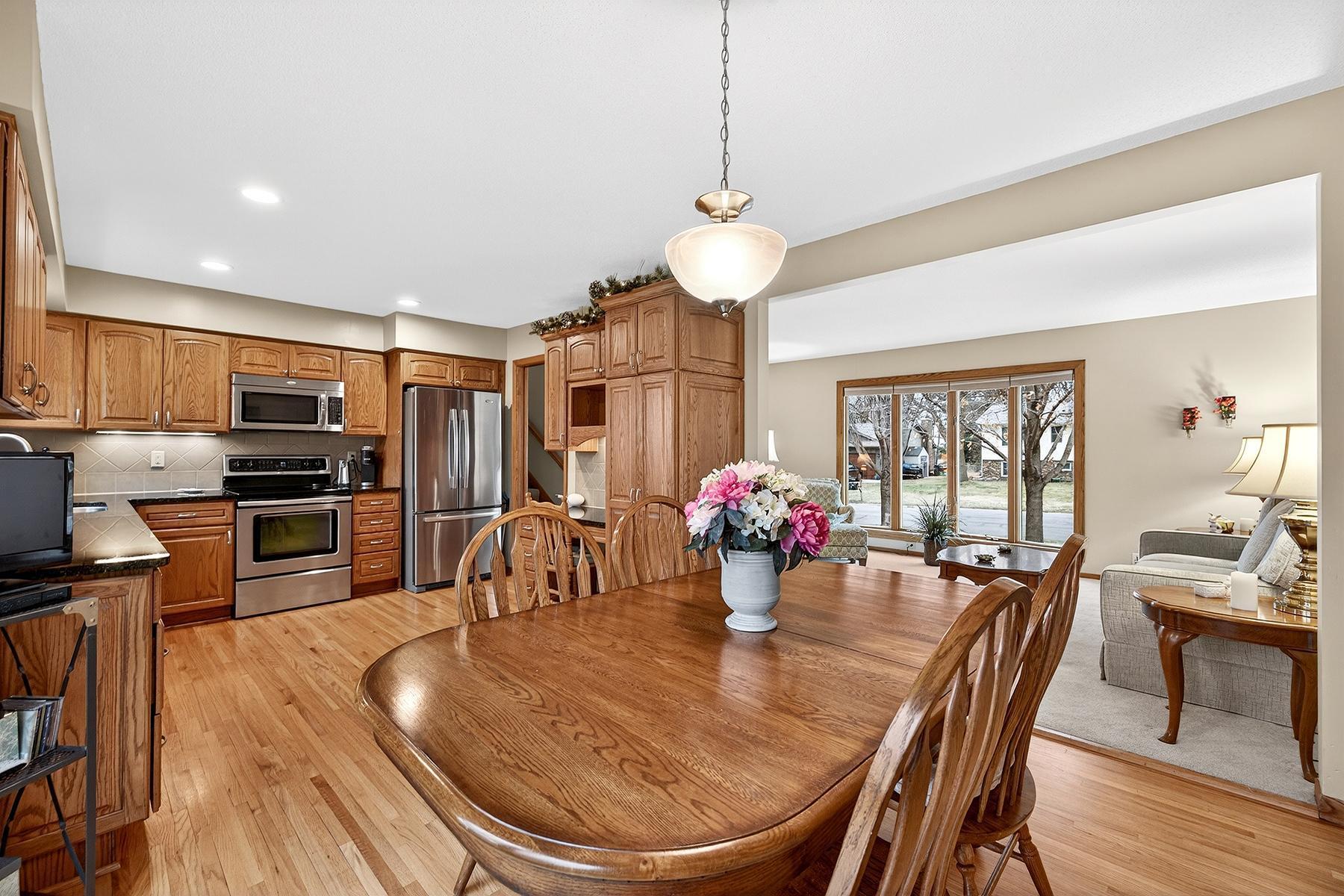 Dining Area Off Kitchen