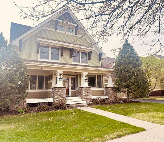 Welcome home to sought-after Cobblestone Lake! Professional photos will be taken on Thursday, 5/7 and uploaded on 5/8. OPEN HOUSES: Friday 5/8: 4-6 pm and Saturday 5/9: 12-2 pm.