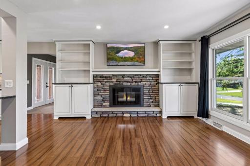 304 Valley High Road, Burnsville, MN 55337