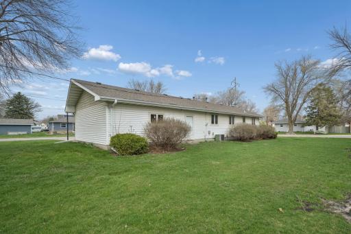 306 3rd Avenue SE, Blooming Prairie, MN 55917