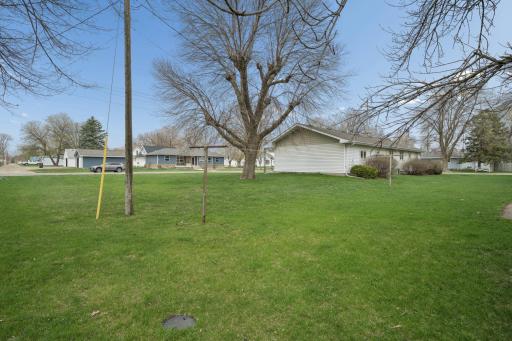 306 3rd Avenue SE, Blooming Prairie, MN 55917