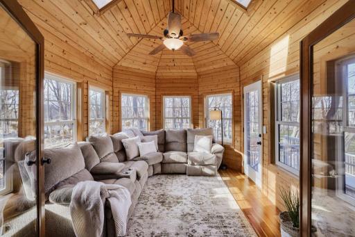 7832 18th Street N, Saint Paul, MN 55128