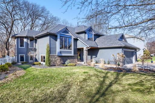 7832 18th St N - MLS Sized - 002 - 02 Exterior Front.jpg