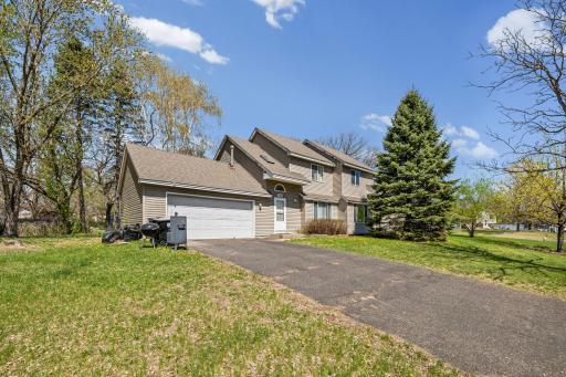 1623 106th Avenue NW, Minneapolis, MN 55433