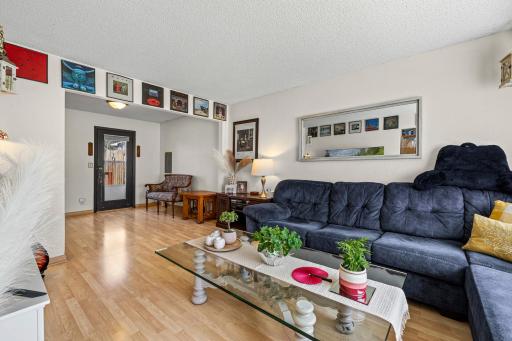 1623 106th Avenue NW, Minneapolis, MN 55433