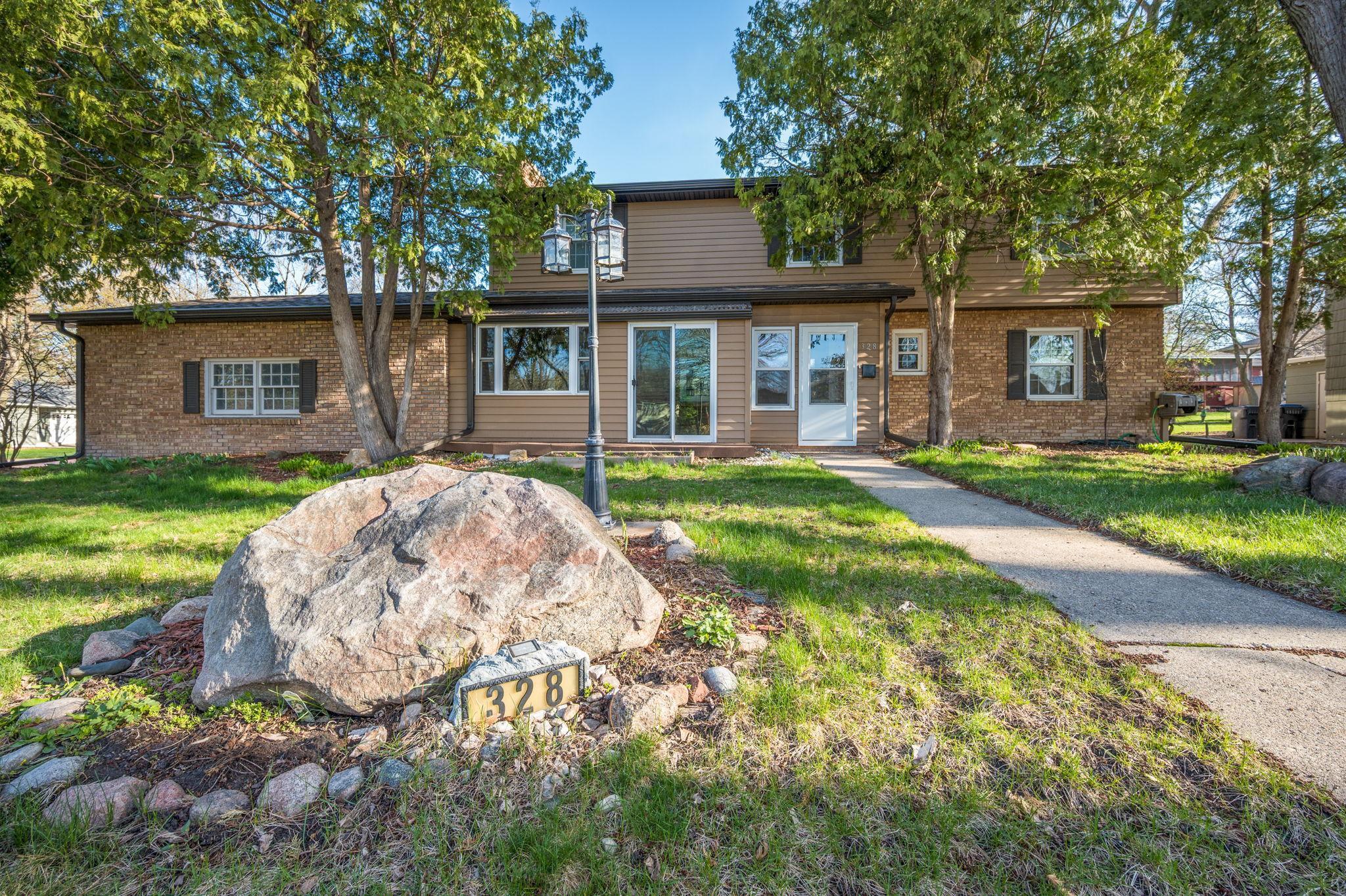 328 S Redwood Dr - Mankato