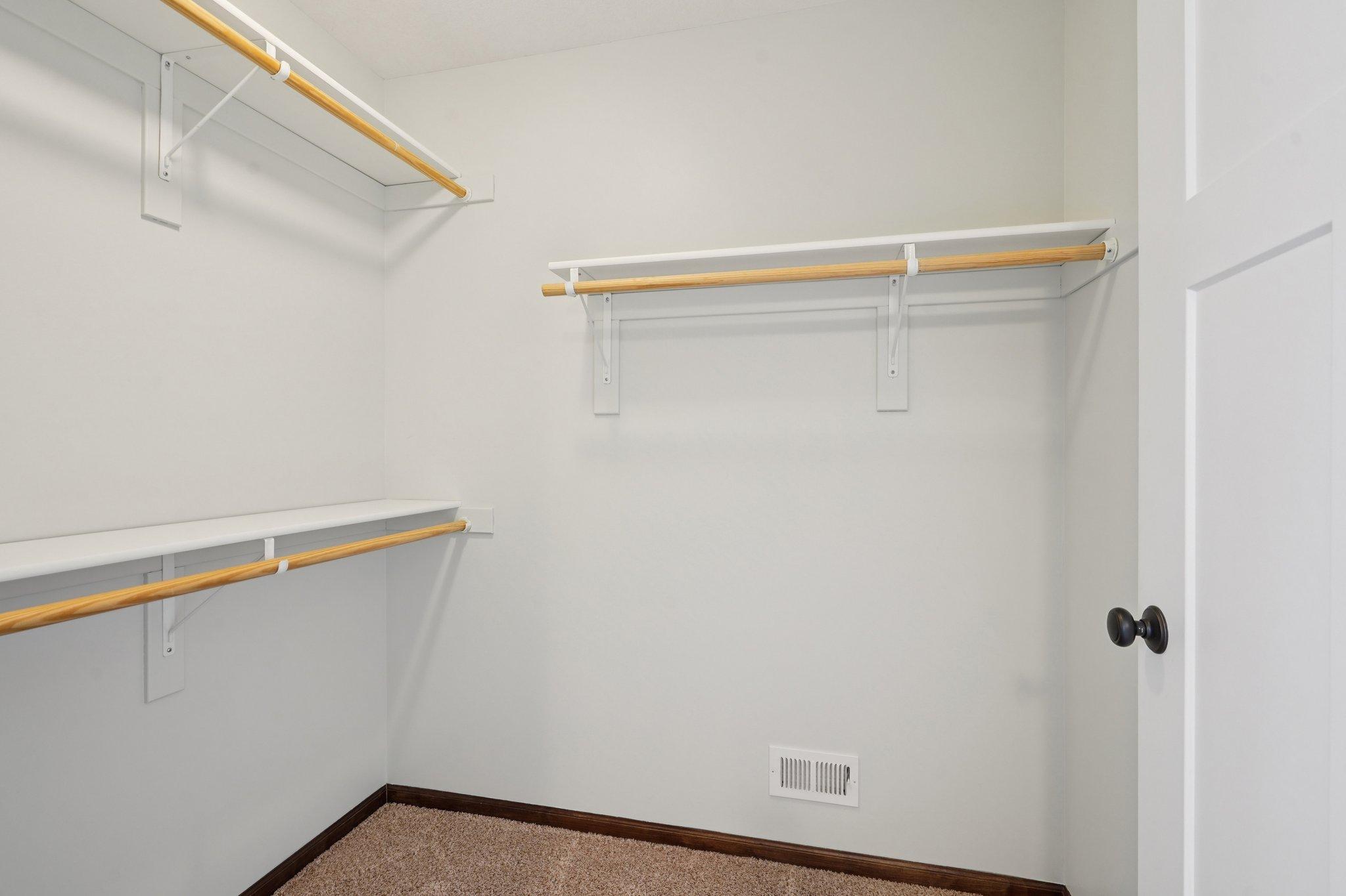 24-web-or-mls-244th Ave-S0204-024.jpg