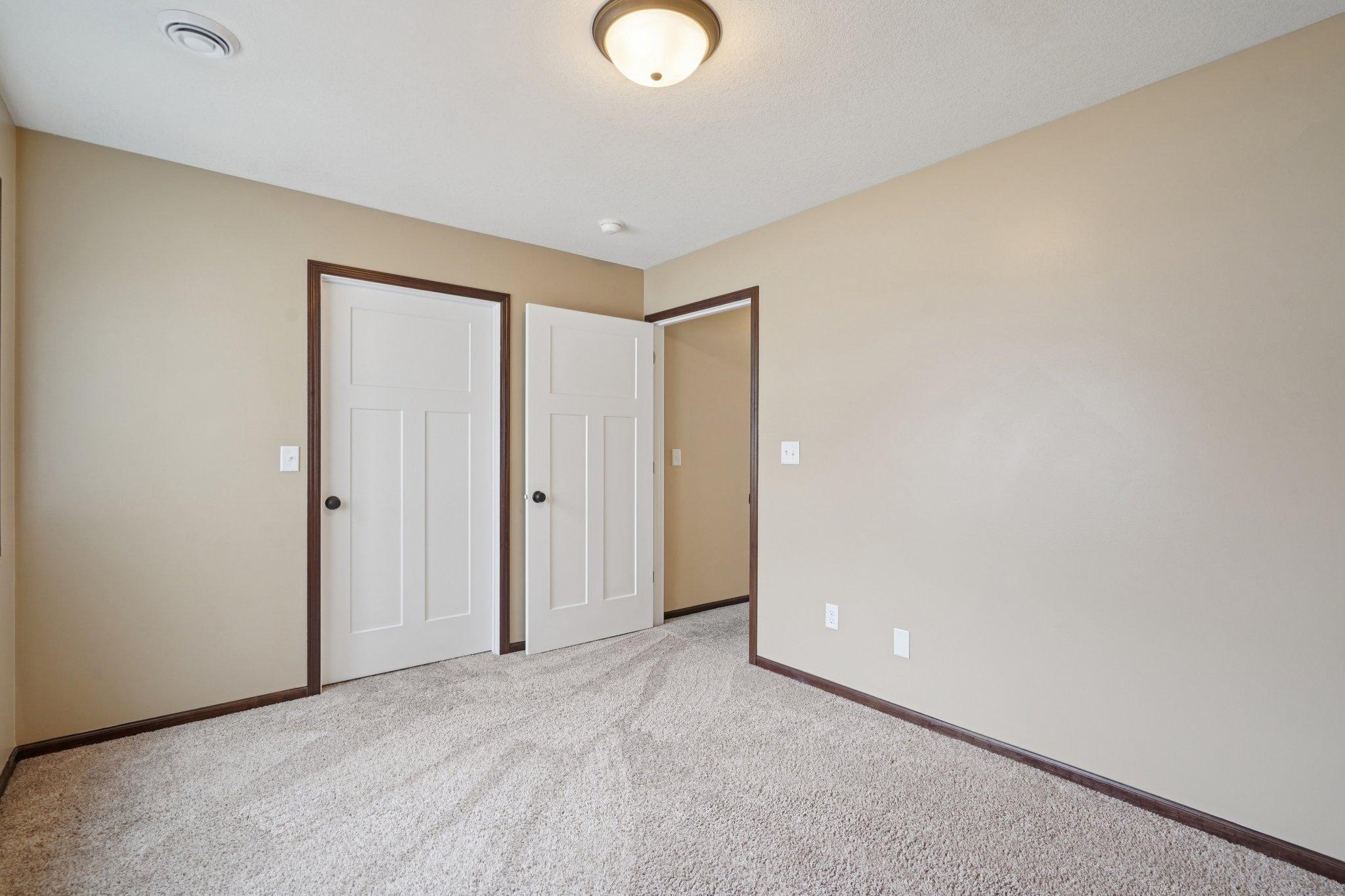 23-web-or-mls-244th Ave-S0204-023.jpg