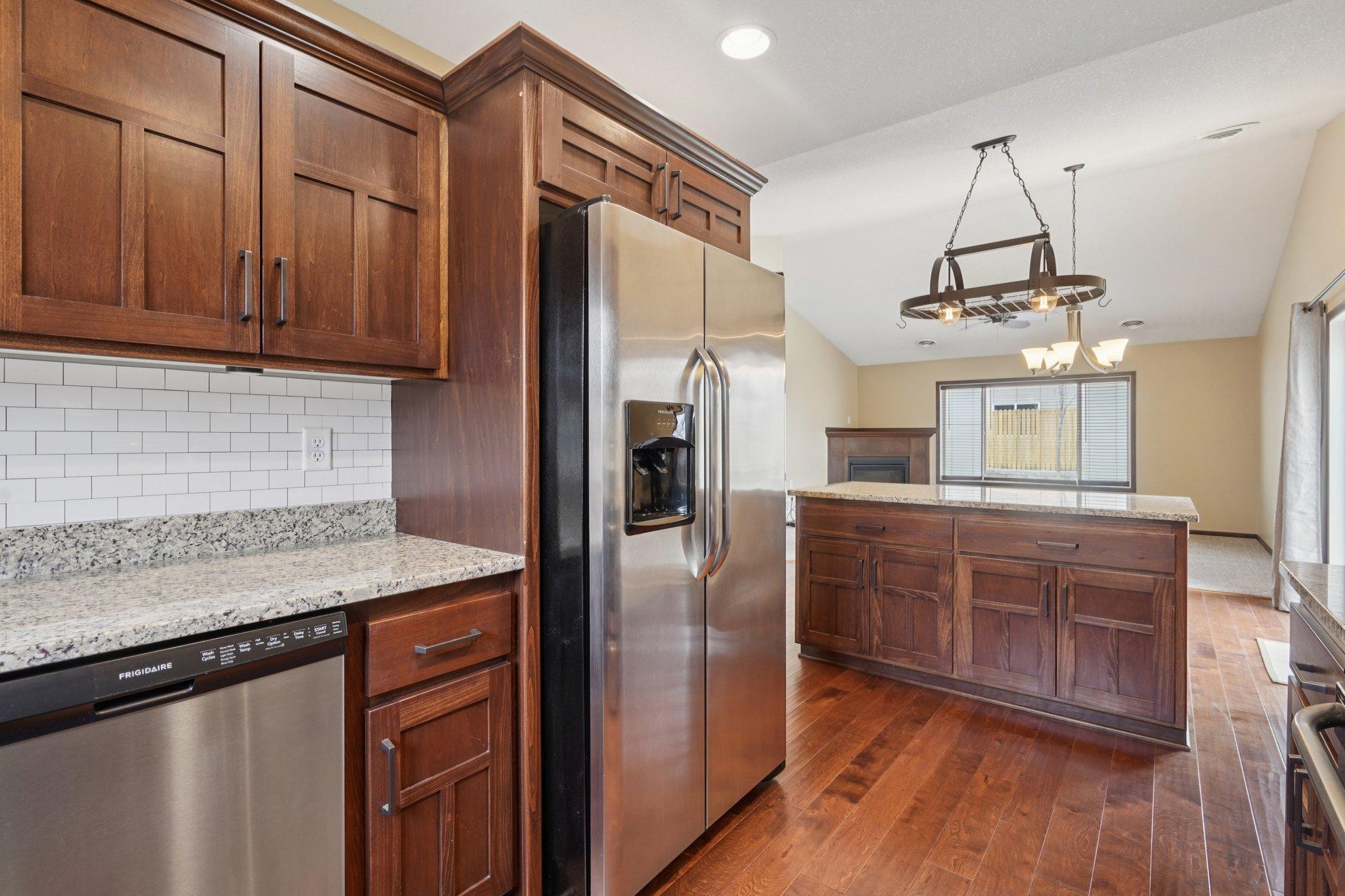 17-web-or-mls-244th Ave-S0204-017.jpg