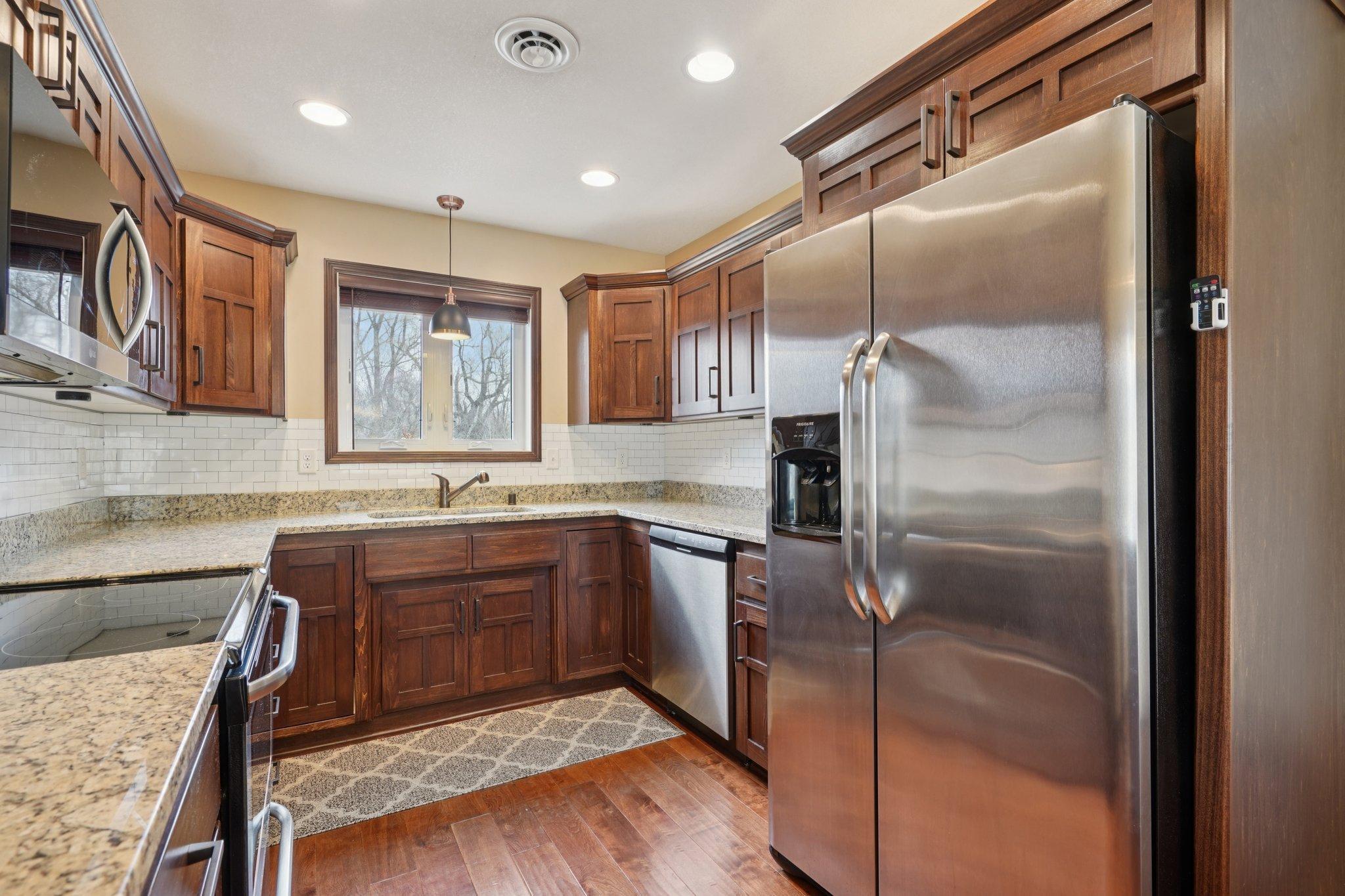 15-web-or-mls-244th Ave-S0204-015.jpg