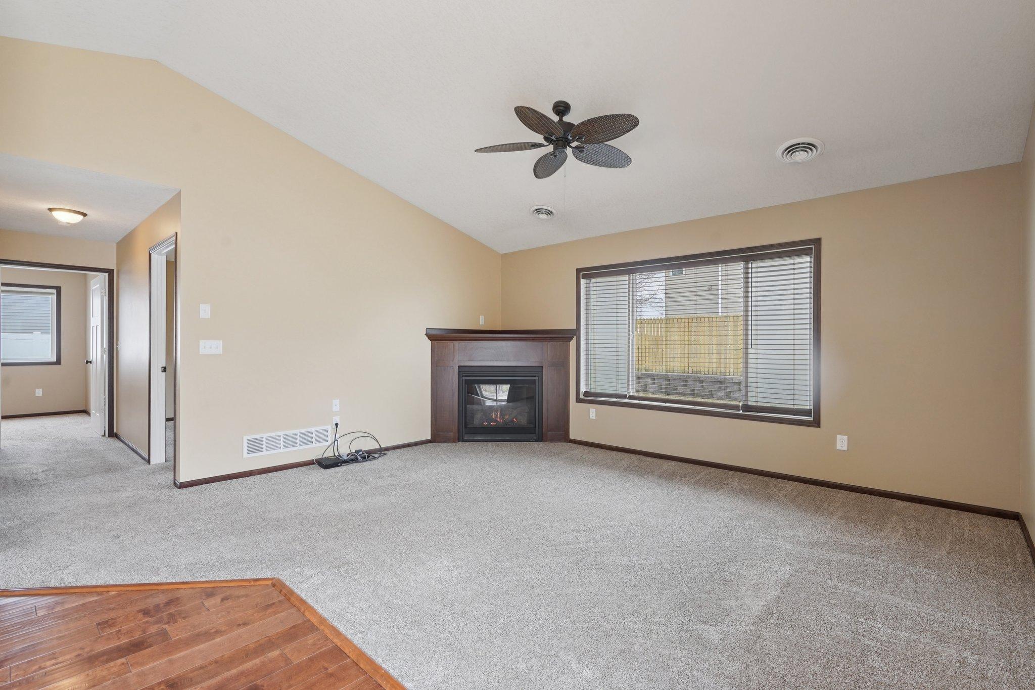 8-web-or-mls-244th Ave-S0204-008.jpg