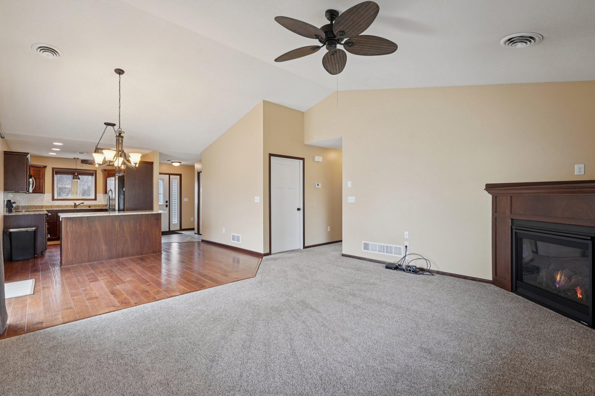 9-web-or-mls-244th Ave-S0204-009.jpg