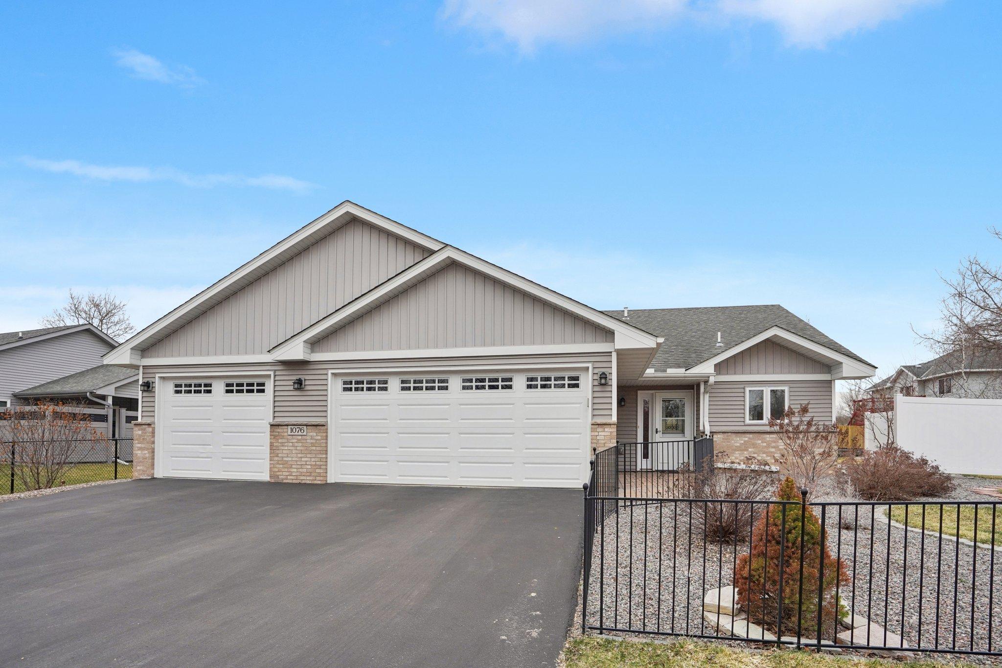 1-web-or-mls-244th Ave-S0204-001.jpg