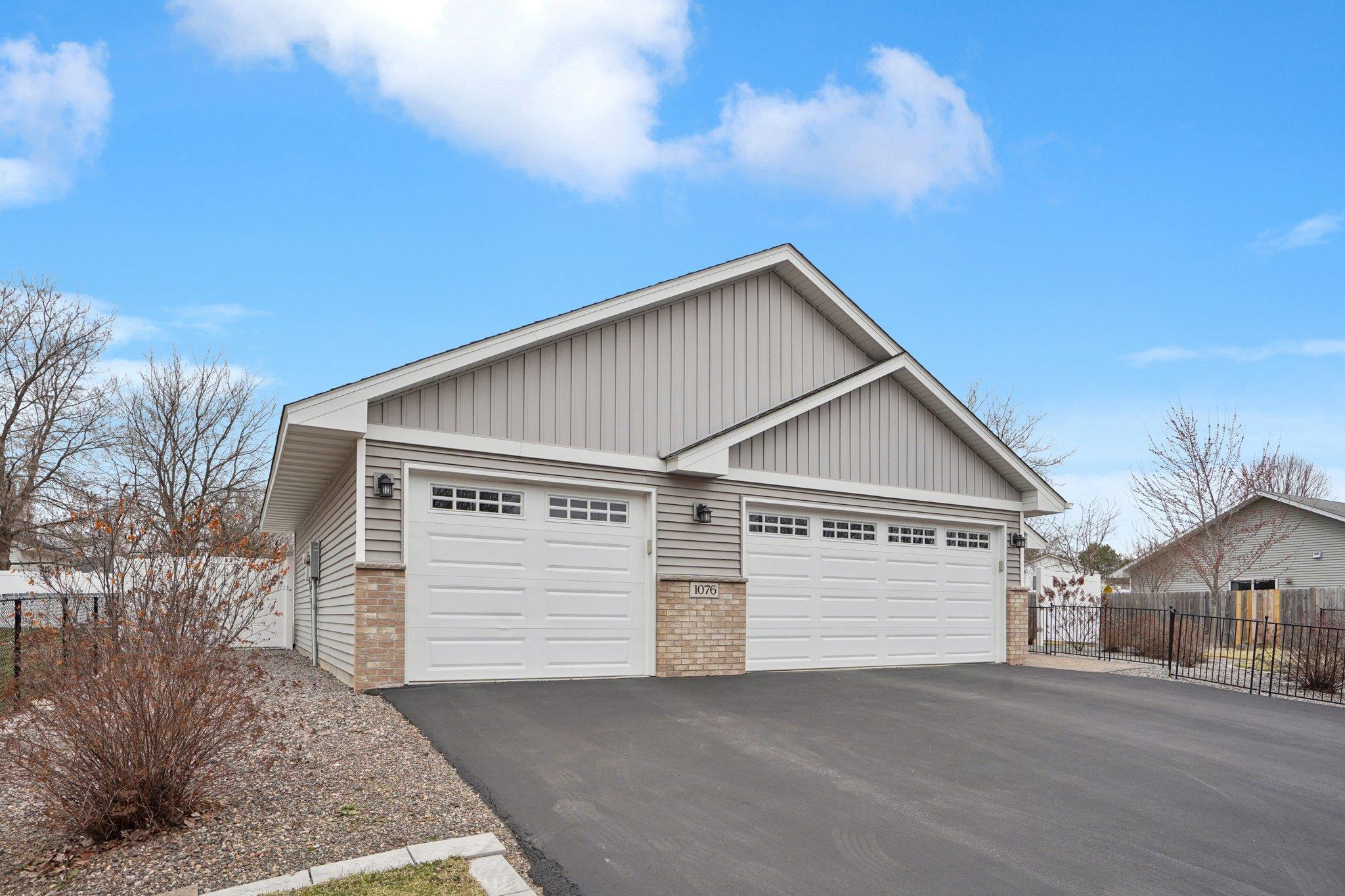 2-web-or-mls-244th Ave-S0204-002.jpg