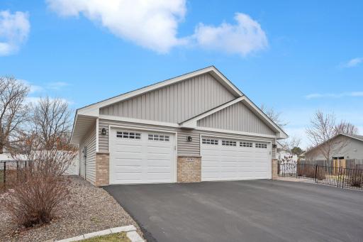 1076 244th Avenue NE, East Bethel, MN 55005
