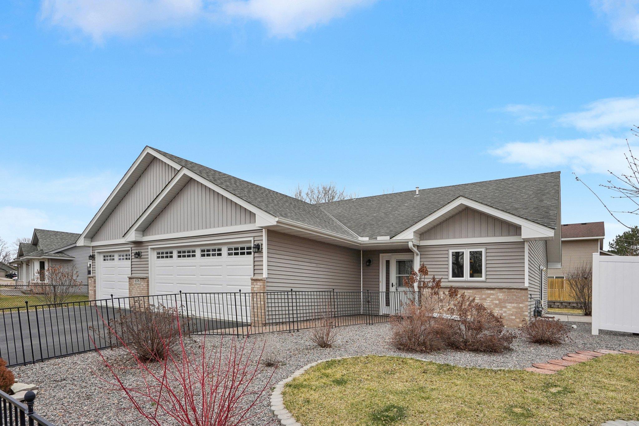 4-web-or-mls-244th Ave-S0204-004.jpg