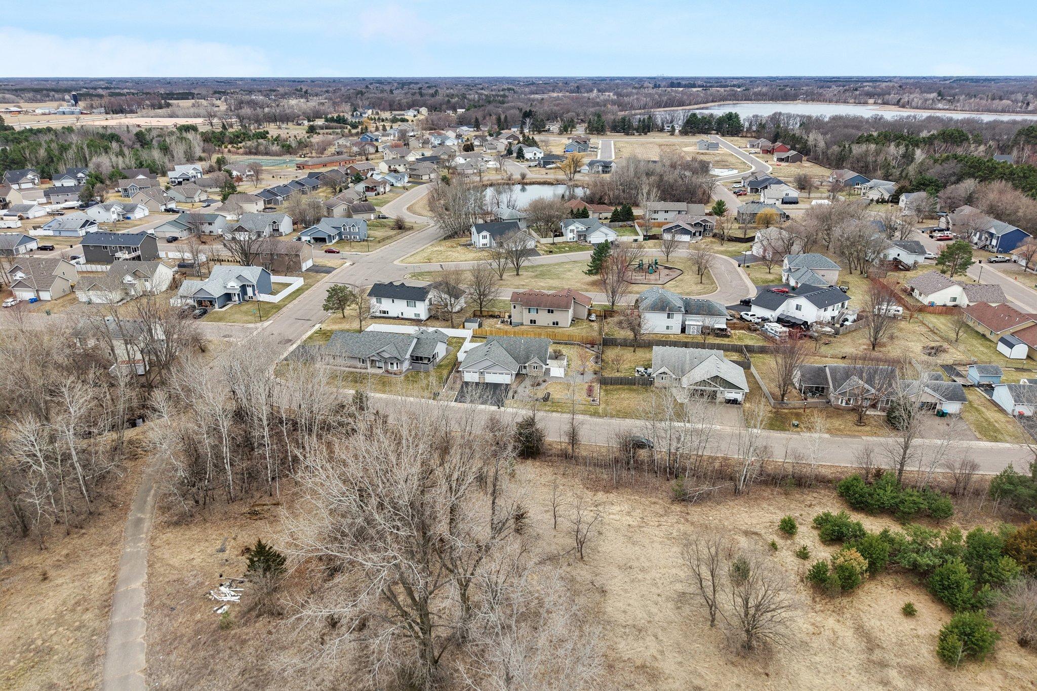 41-web-or-mls-244th Ave-S0204-041.jpg