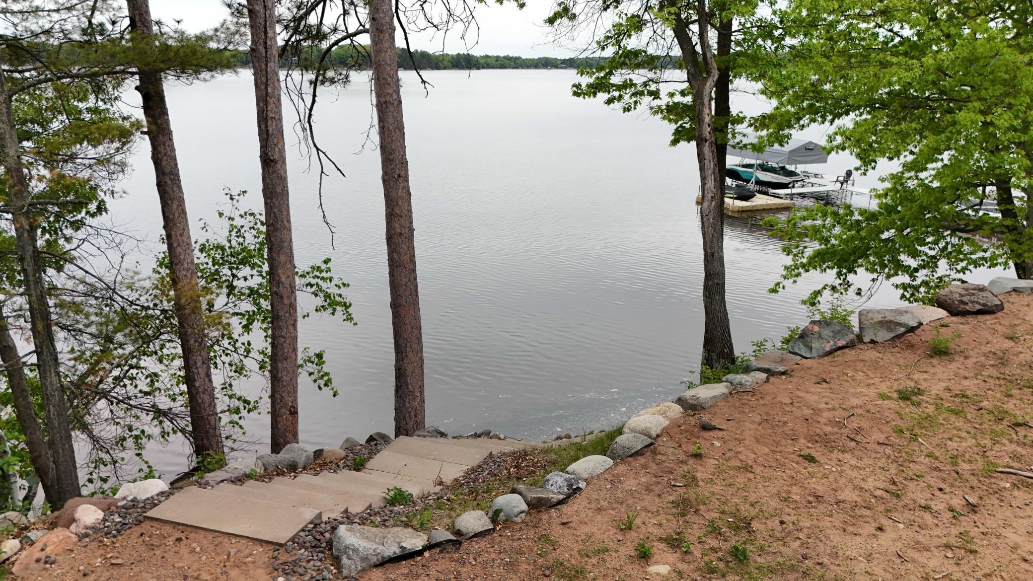 Perfect view with limited steps to the water!