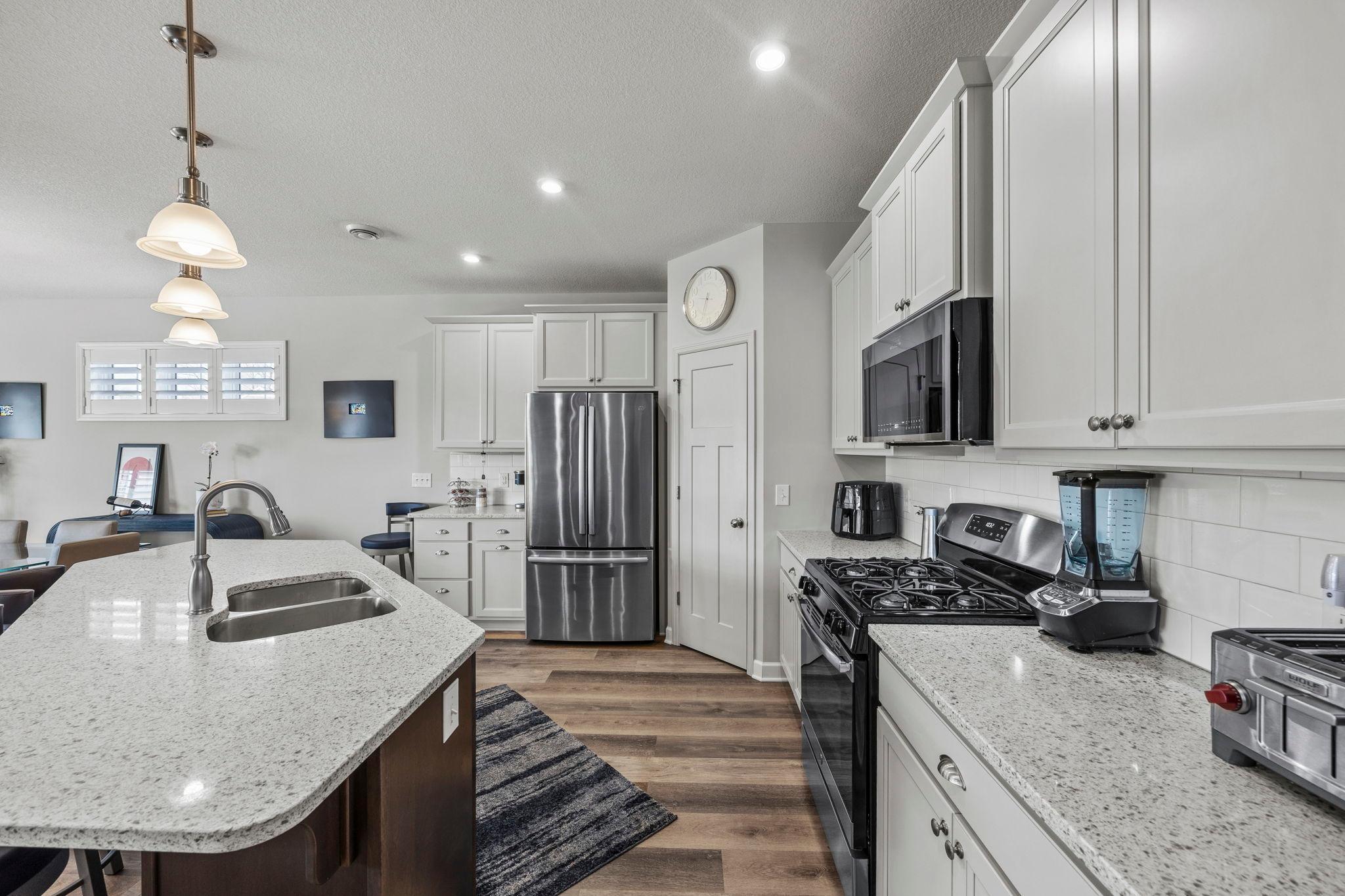 47-web-or-mls-1085 77th St-75.jpeg