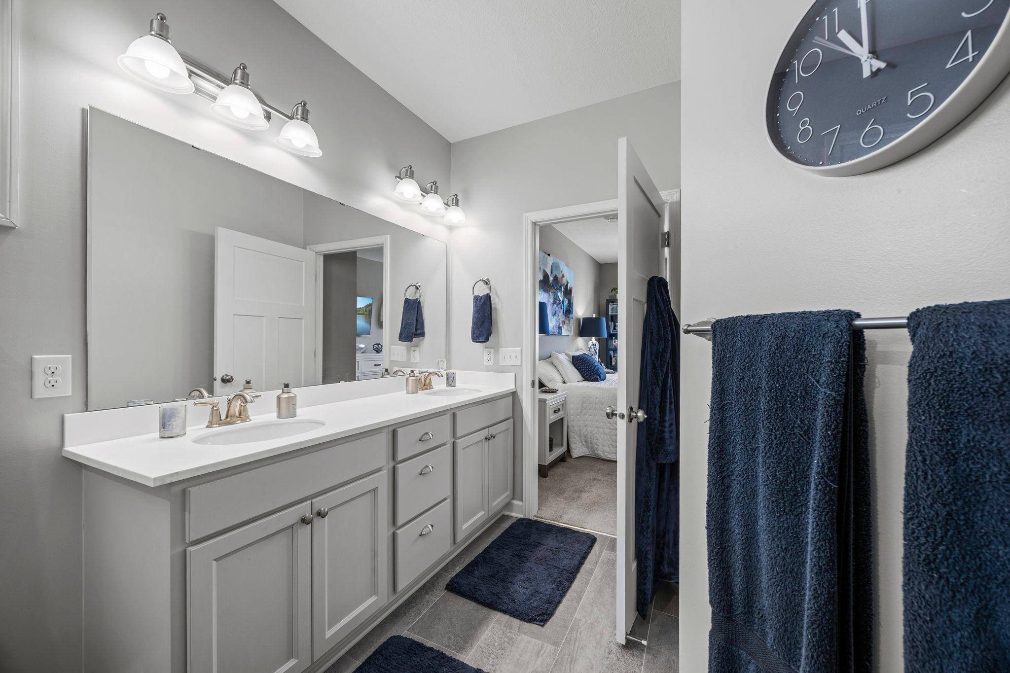 72-web-or-mls-1085 77th St-309.jpeg