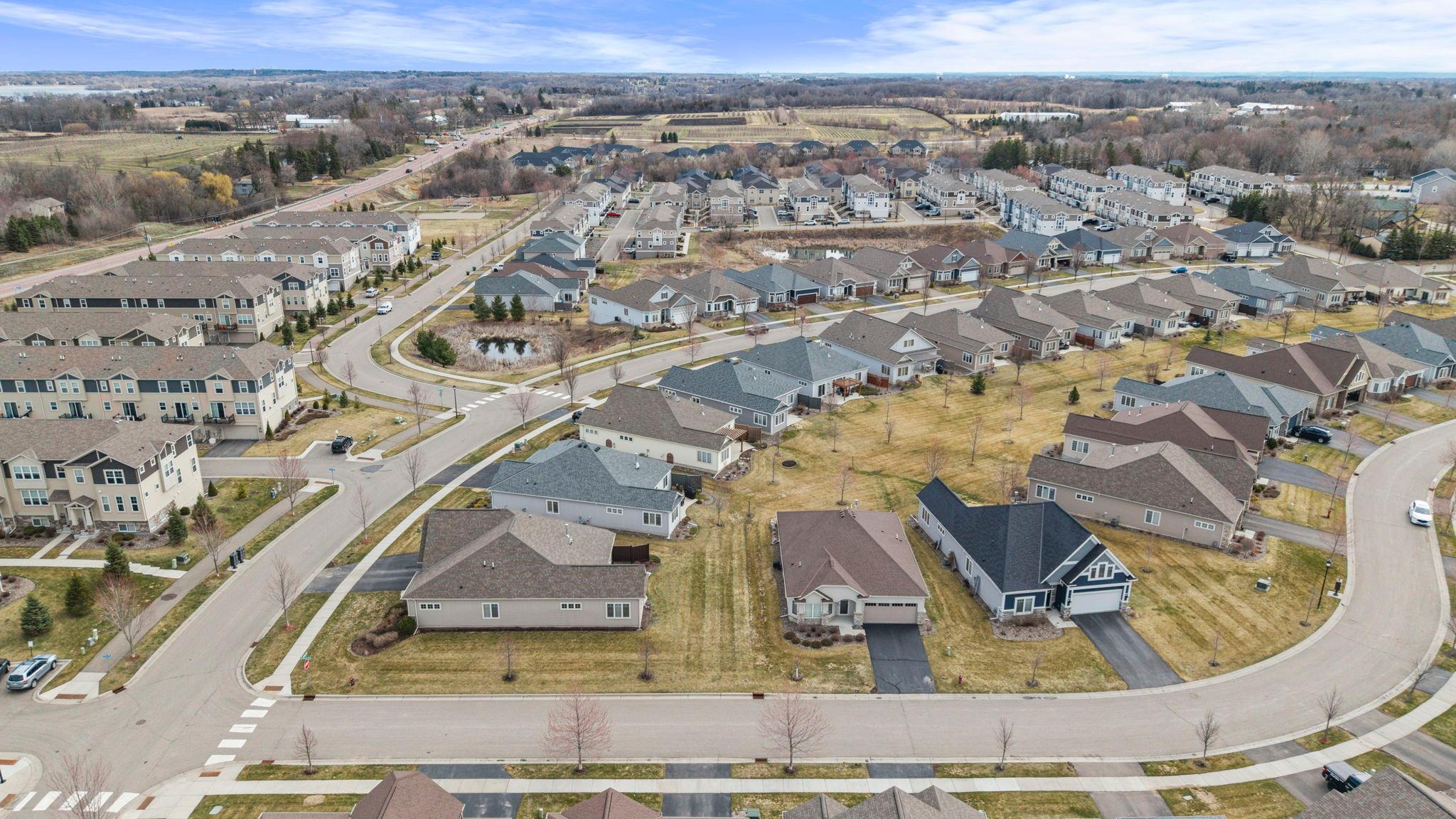 99-web-or-mls-1085 77th St-415.jpeg