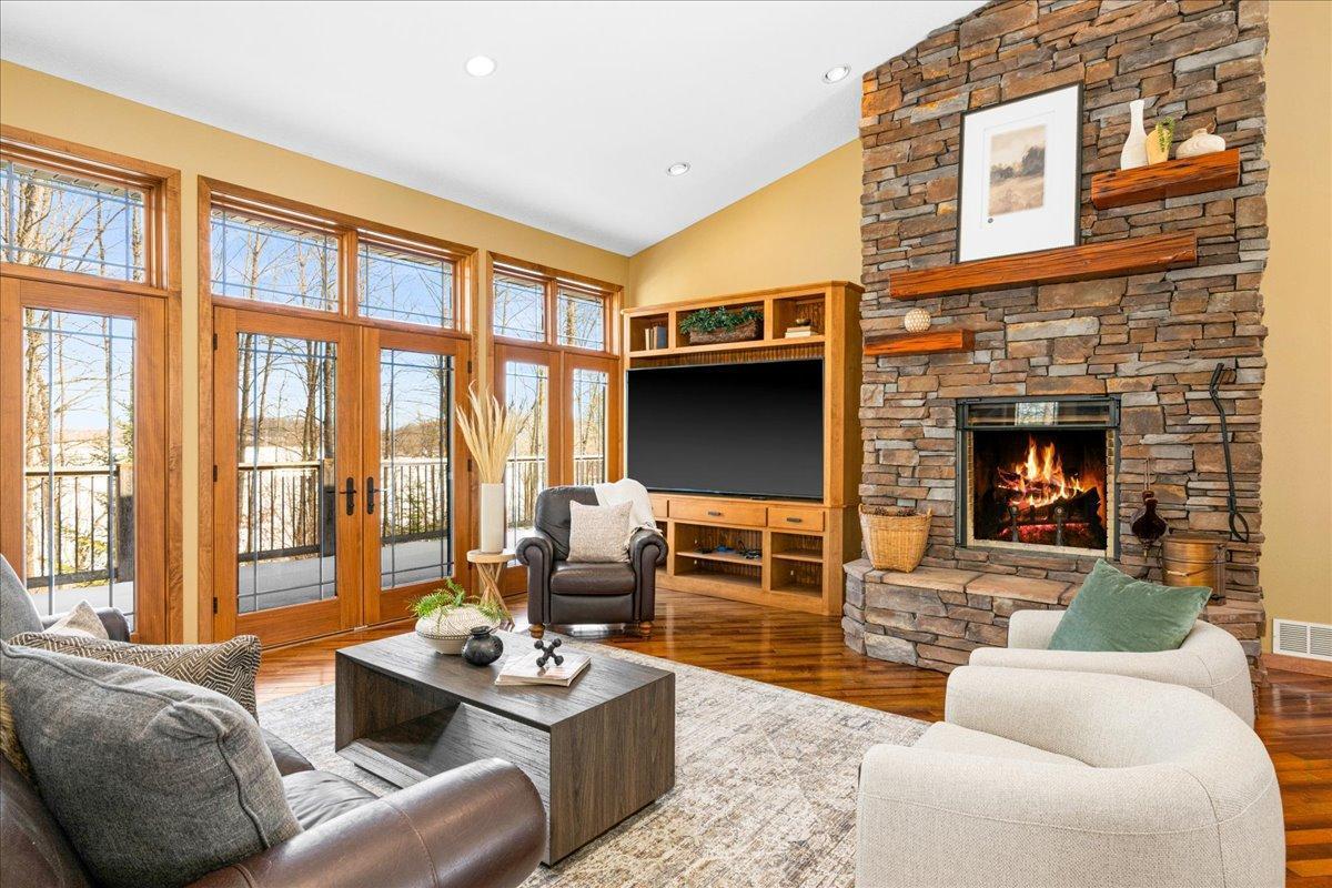 Gorgeous Living room with fireplace and patio doors