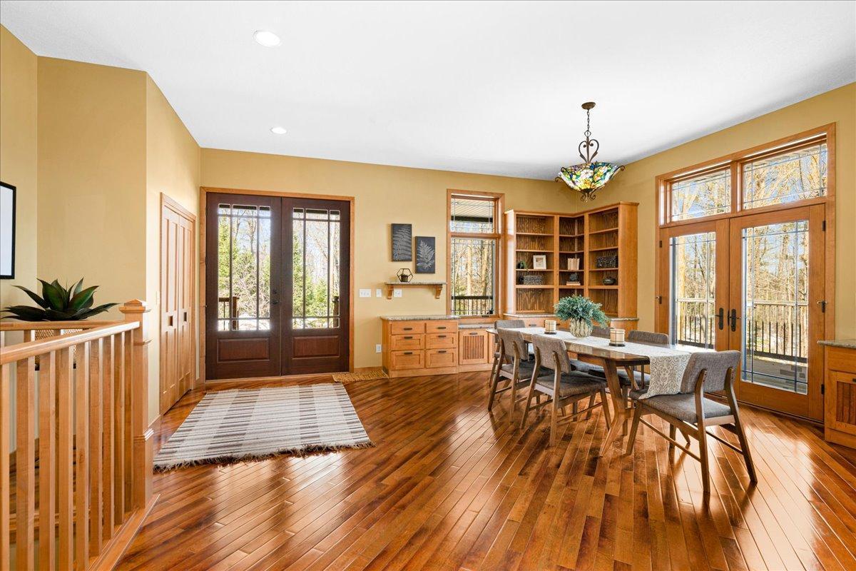 Dining foyer area