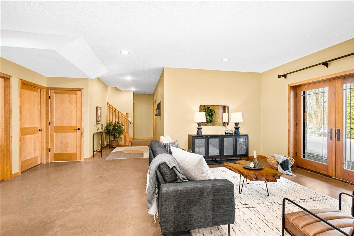 SPACIOUS Family room with wet bar hookups