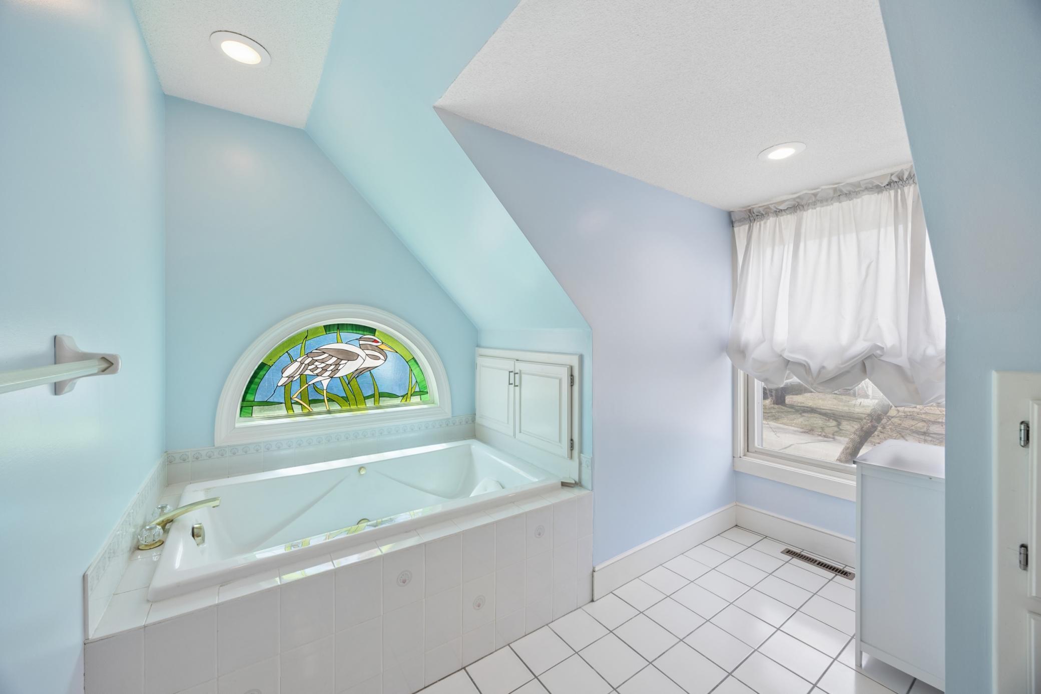 Separate Tub and Shower