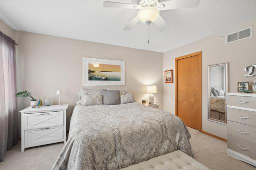 18195 Warbler Lane, Eden Prairie, MN 55346