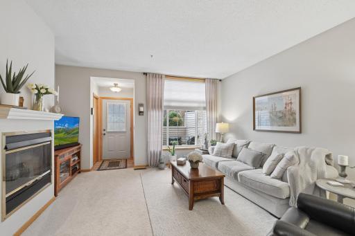 18195 Warbler Lane, Eden Prairie, MN 55346