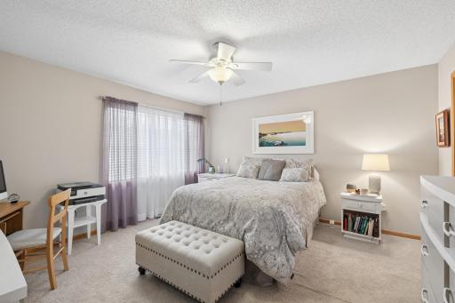 18195 Warbler Lane, Eden Prairie, MN 55346