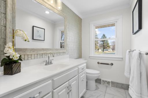 Full bath - main floor