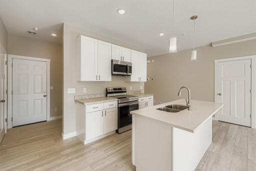 2123 Cleveland Way S, Cambridge, MN 55008