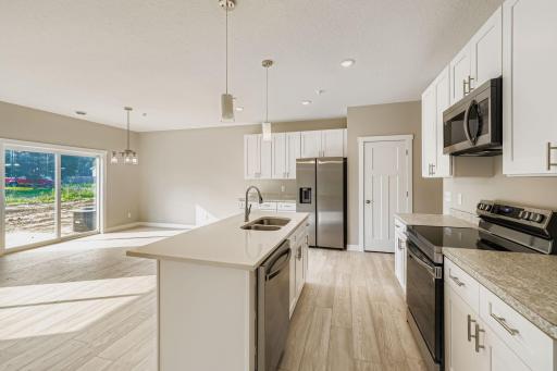 2123 Cleveland Way S, Cambridge, MN 55008