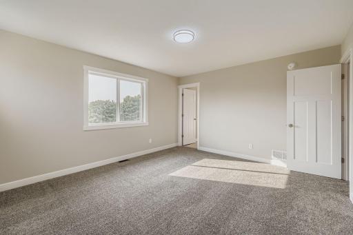 2123 Cleveland Way S, Cambridge, MN 55008