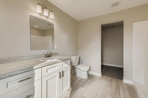 2123 Cleveland Way S, Cambridge, MN 55008