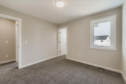 2123 Cleveland Way S, Cambridge, MN 55008
