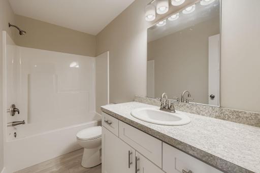 2123 Cleveland Way S, Cambridge, MN 55008
