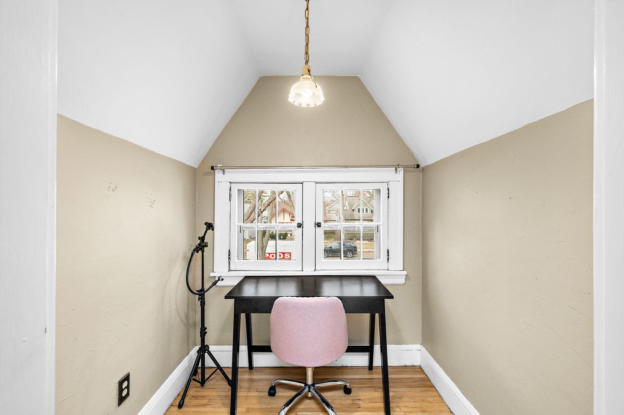 Upper Level Private Flex Room