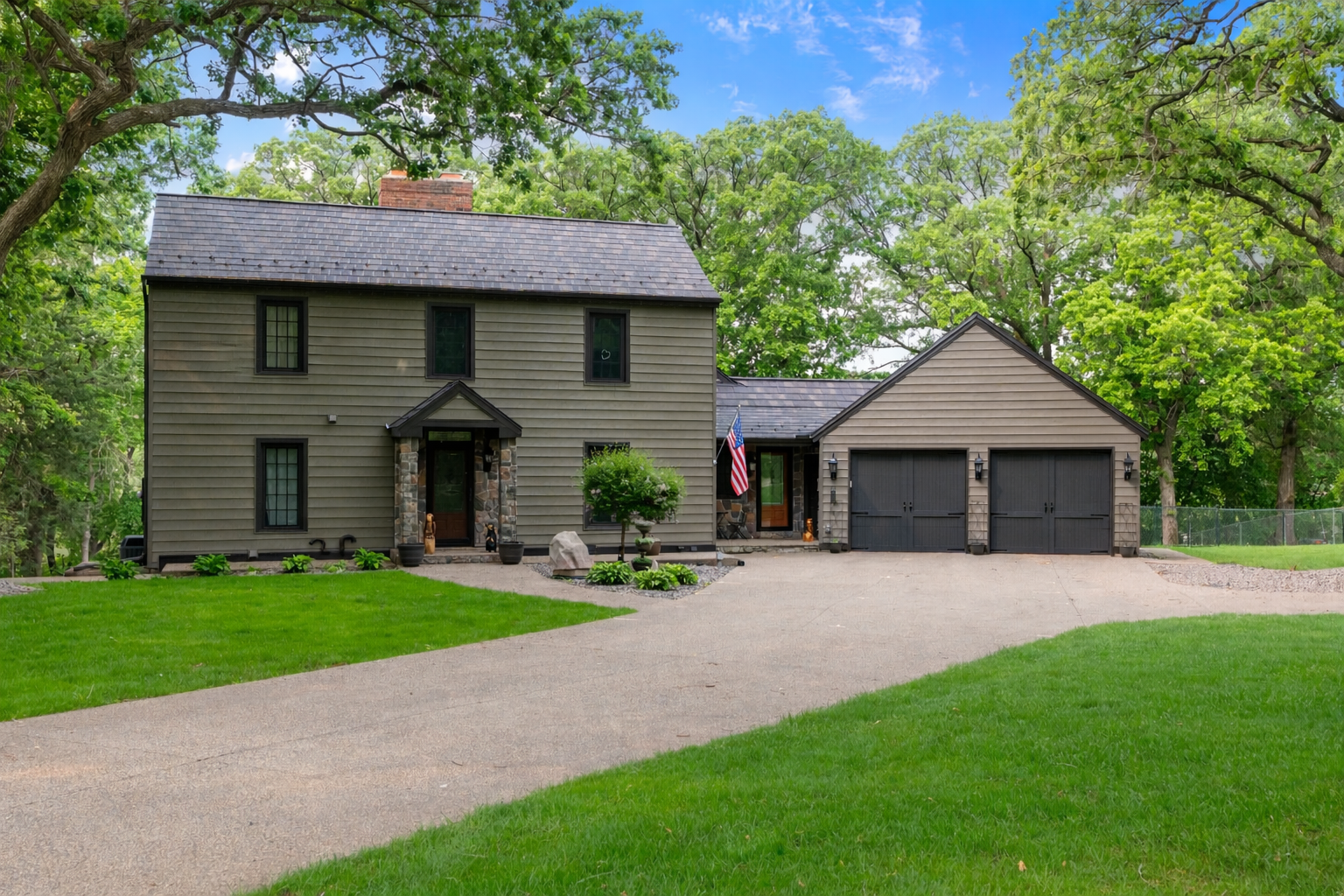 Beautiful Mississippi River 2 Story