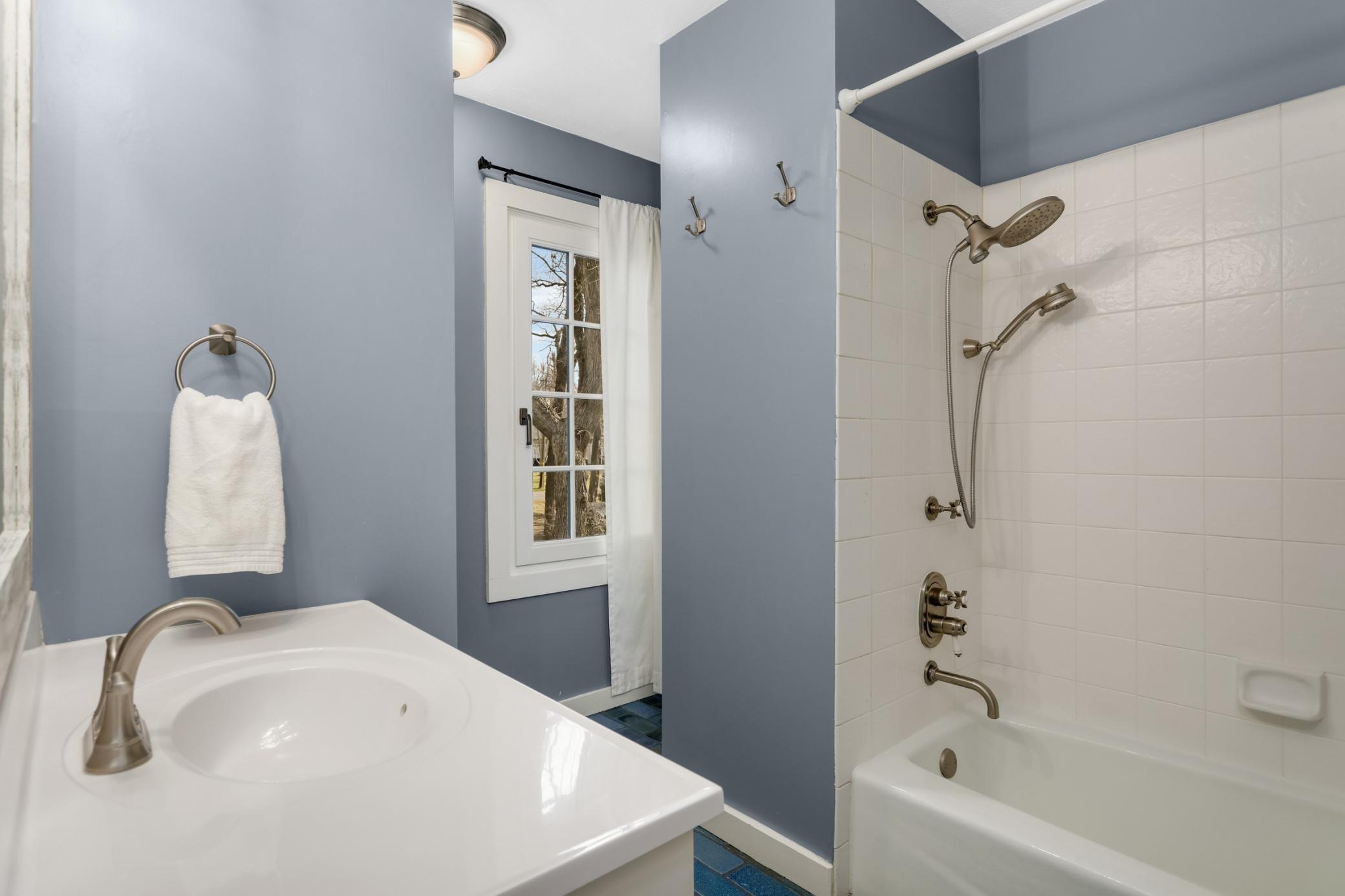 Upper Level Full Bath