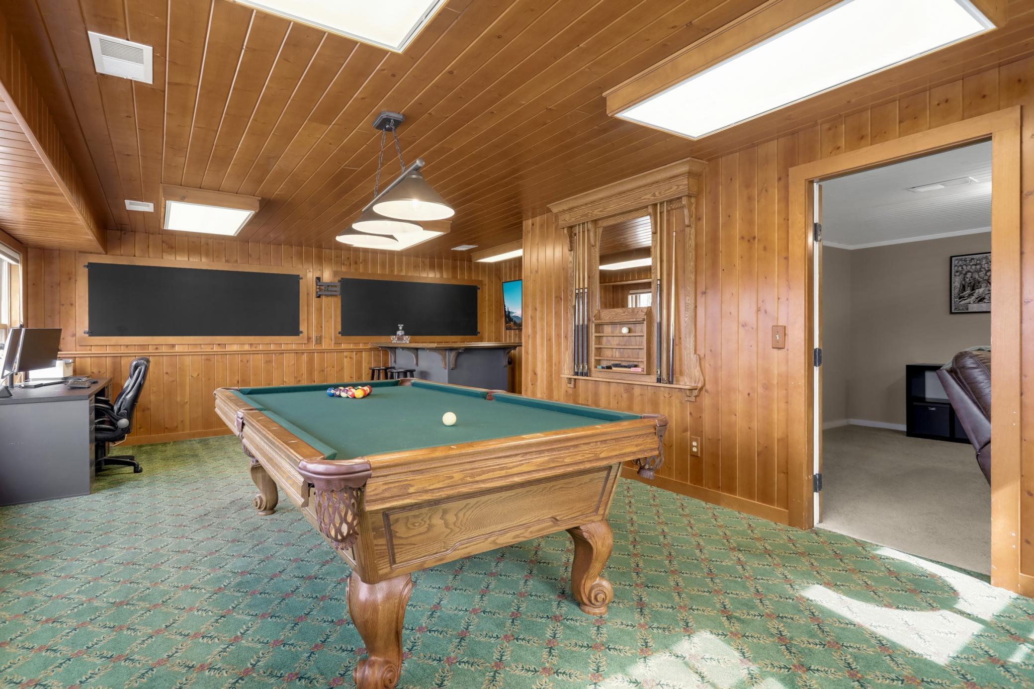 Lower Level Game Room w/built in dry bar