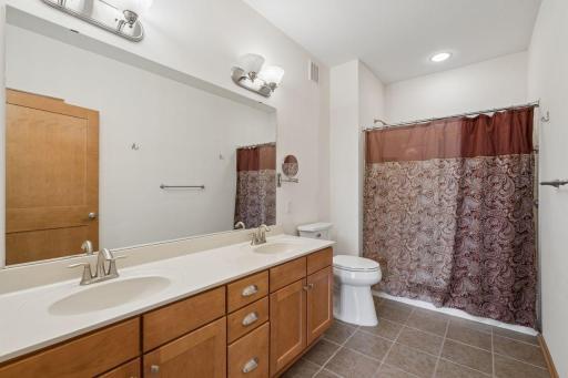 Primary bath, double sinks, shower
