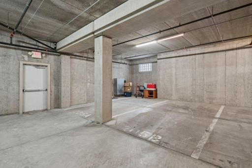 Yes, the building does have an elevator!