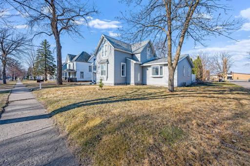 1452 5th Avenue, Windom, MN 56101