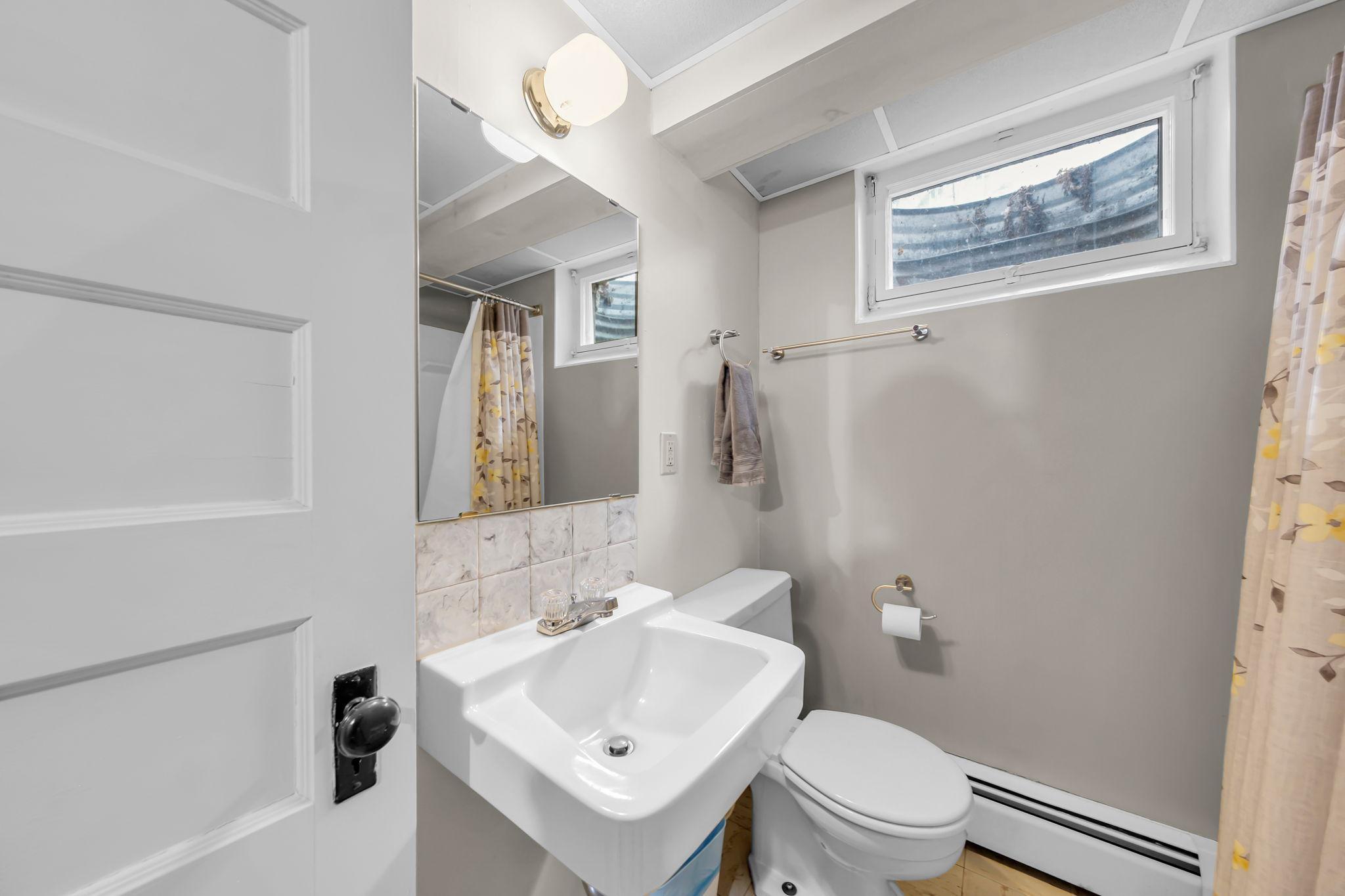 Basement full bathroom