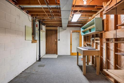 1902 13th Street South - Spacecrafting - 0034.jpg