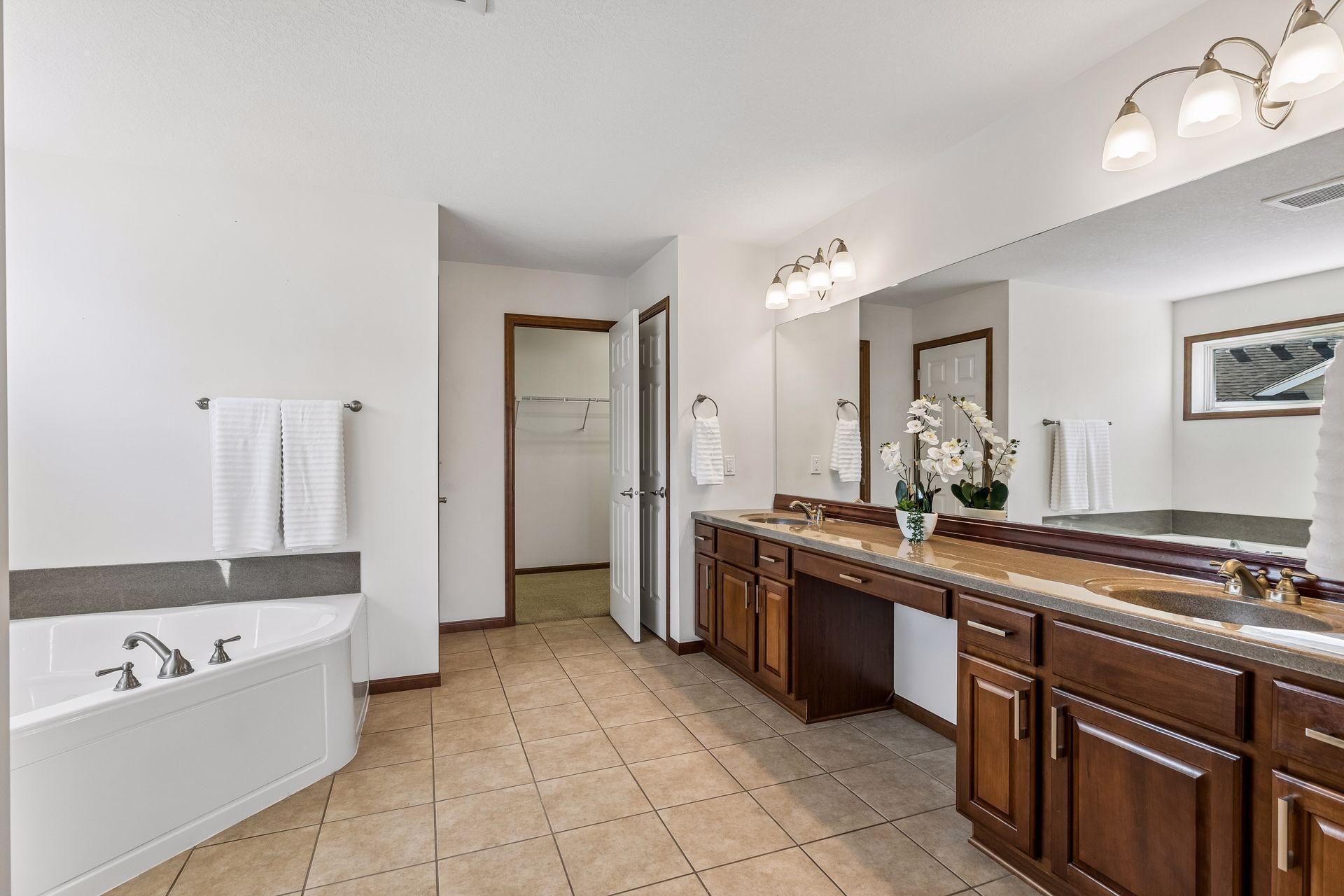 2403 Grey Eagle Bay - Spacecrafting - 0045.jpg